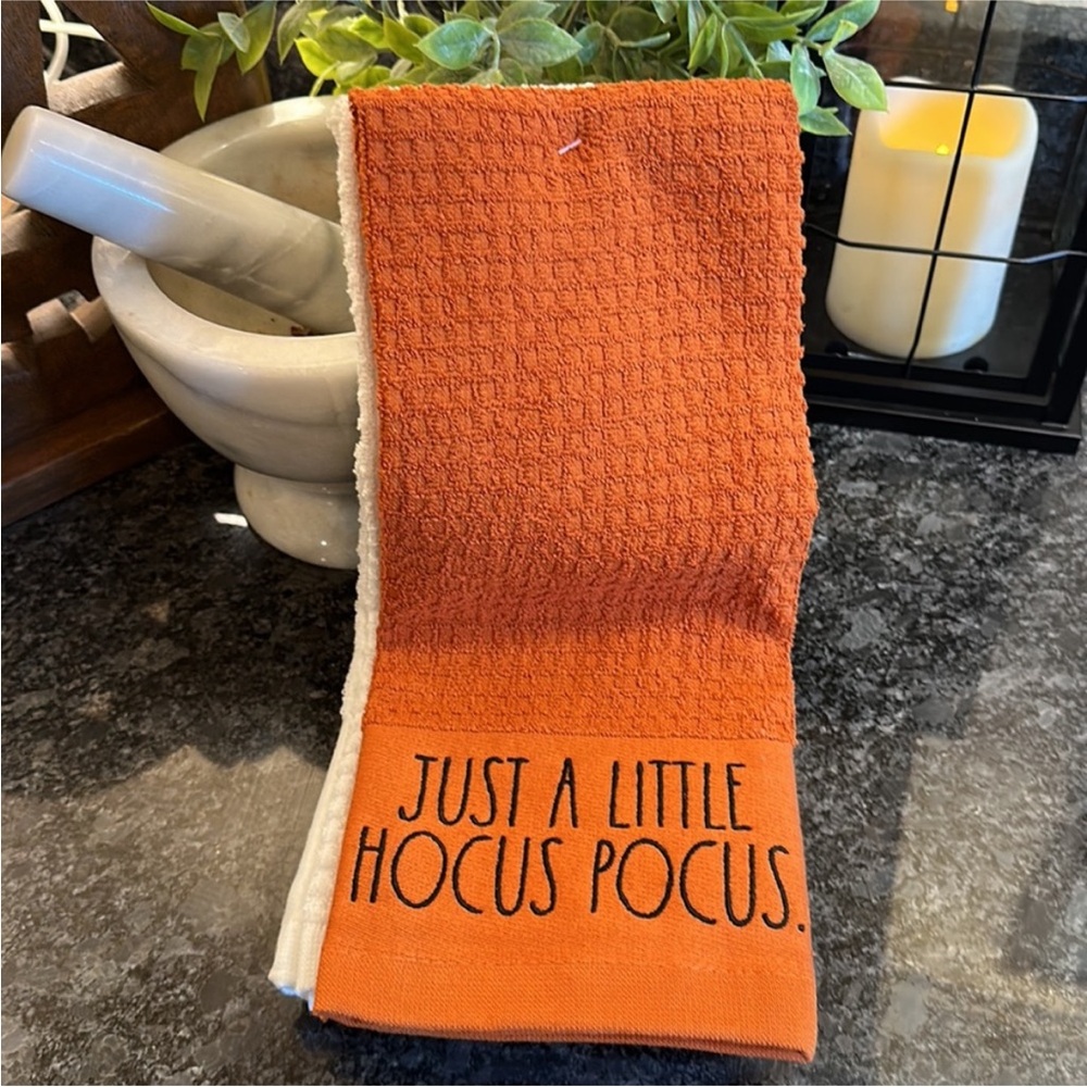 🎃 RAE DUNN HOCUS POCUS BELIEVE IN MAGIC FEELING WICKED SET OF 3 KITCHEN TOWELS